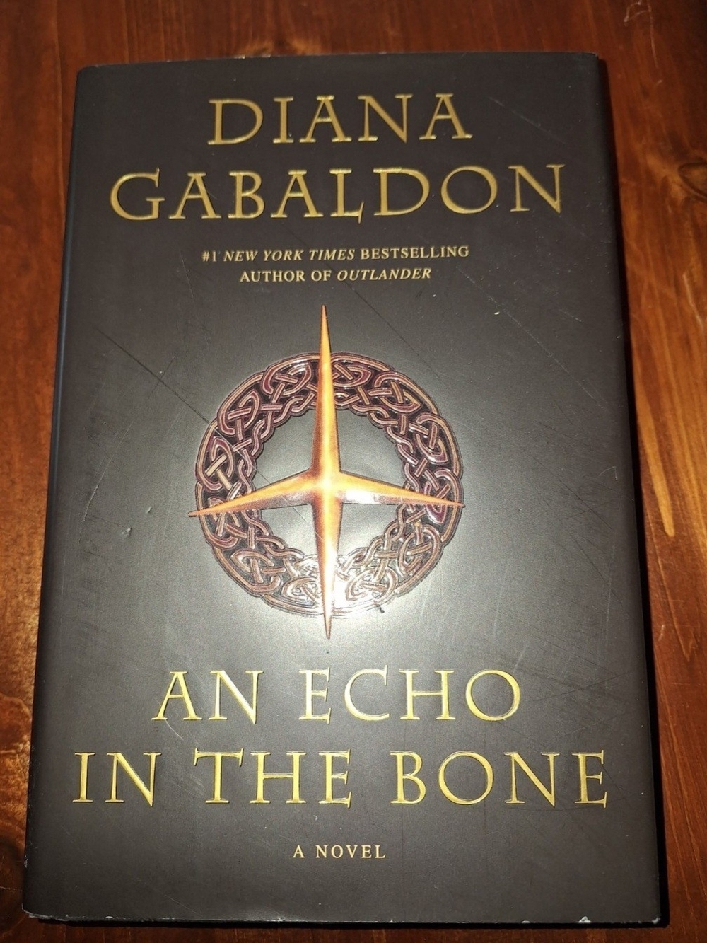 Diana Gabaldon - An Echo in the Bone (Black with Gold Accent)